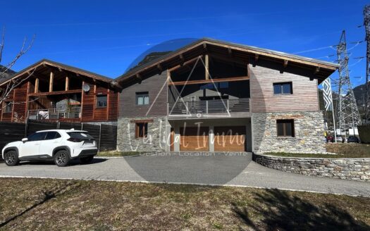 Bâtiment comprenant Habitation et Local Professionnel – Zone Artisanale SEEZ-BOURG ST MAURICE – Ref 2025-03