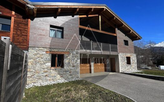 Bâtiment comprenant Habitation et Local Professionnel – Zone Artisanale SEEZ-BOURG ST MAURICE – Ref 2025-03